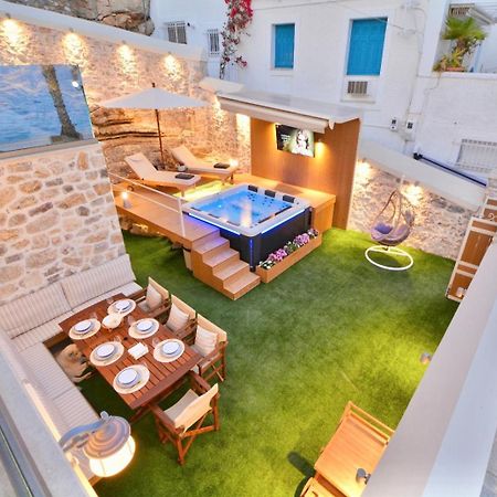 Villasonboard Rock Villa 3 Bed, 3 Bath, Jacuzzi, Seaside エルミオニ エクステリア 写真