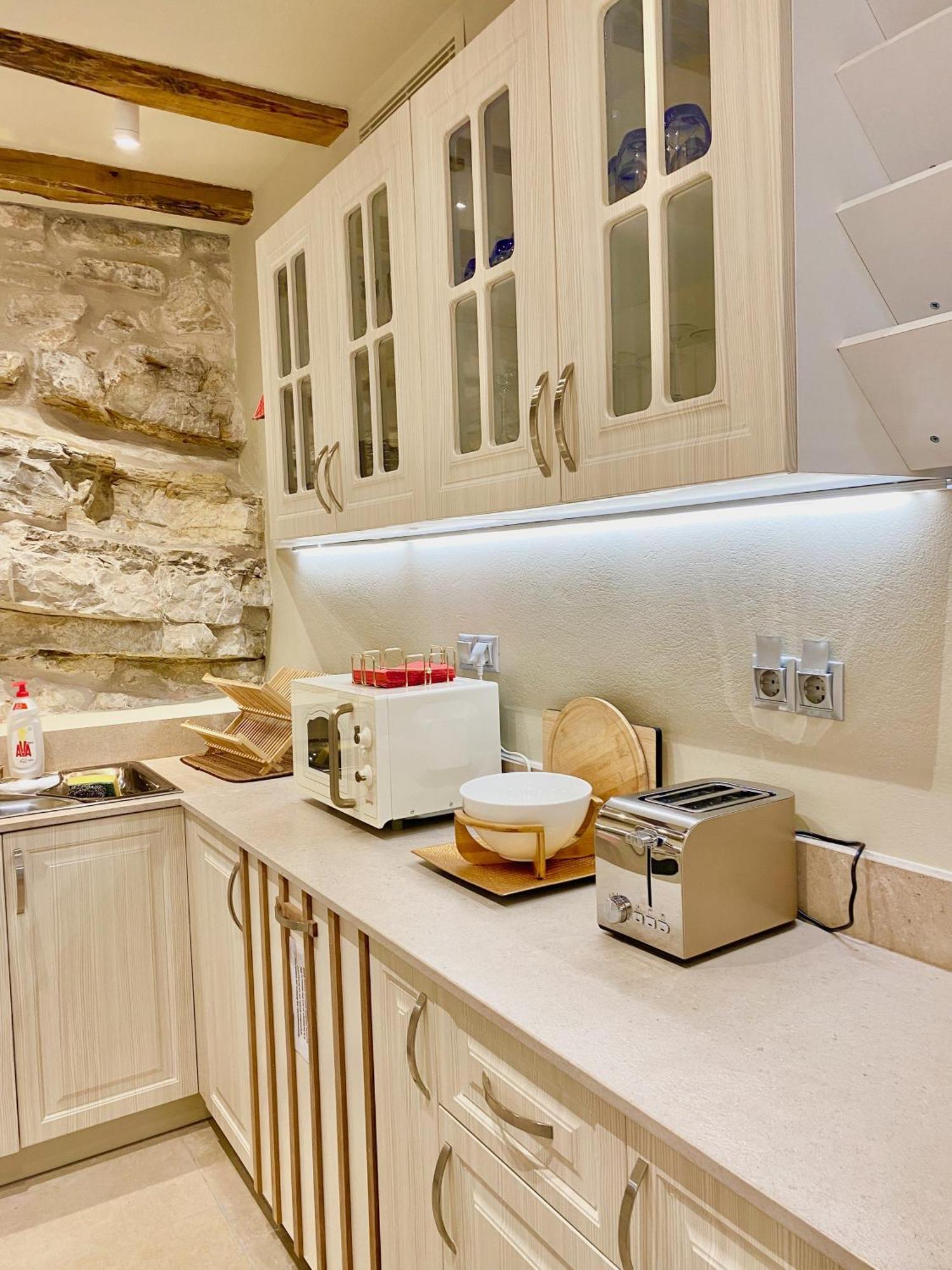 Villasonboard Rock Villa 3 Bed, 3 Bath, Jacuzzi, Seaside エルミオニ エクステリア 写真