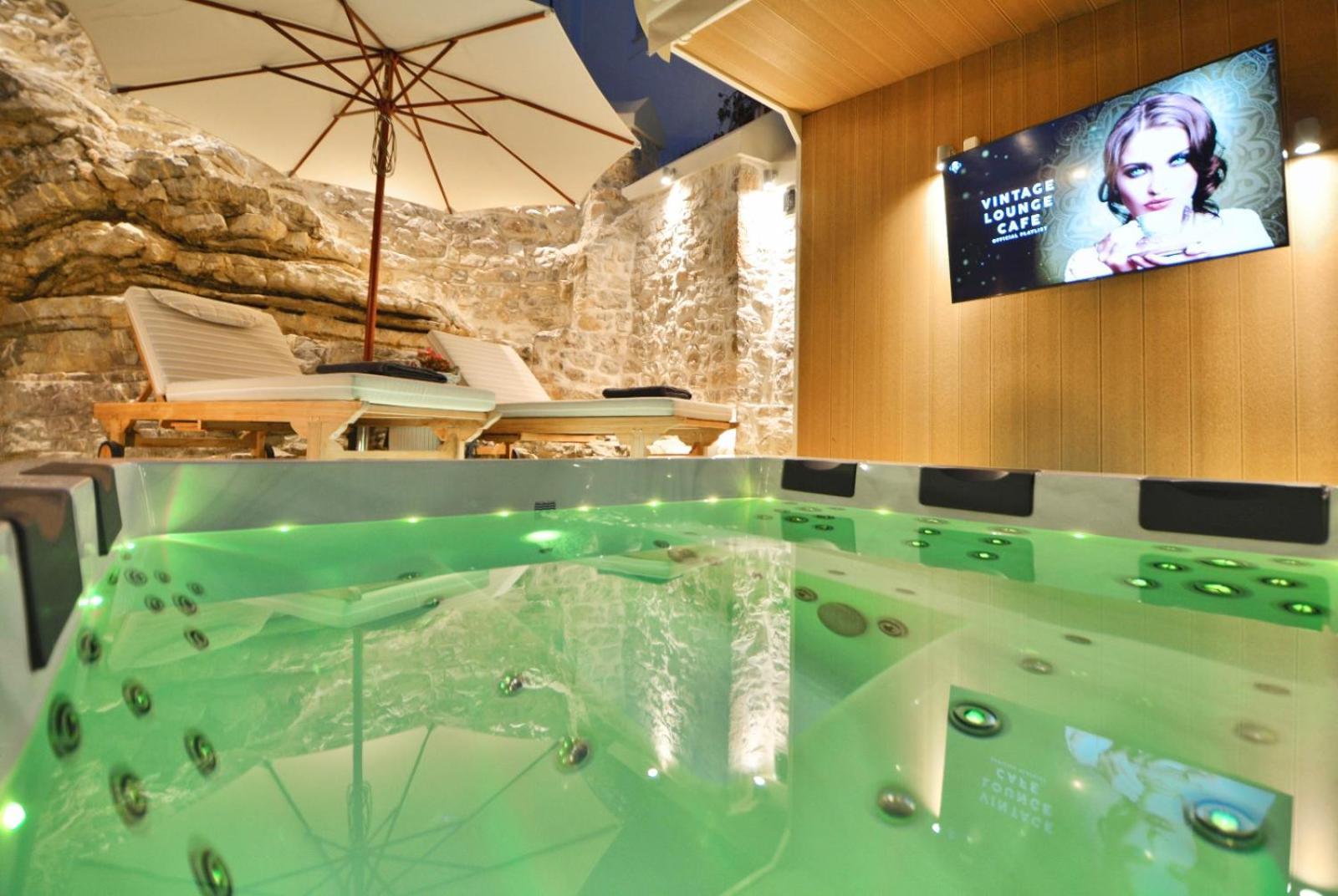 Villasonboard Rock Villa 3 Bed, 3 Bath, Jacuzzi, Seaside エルミオニ エクステリア 写真