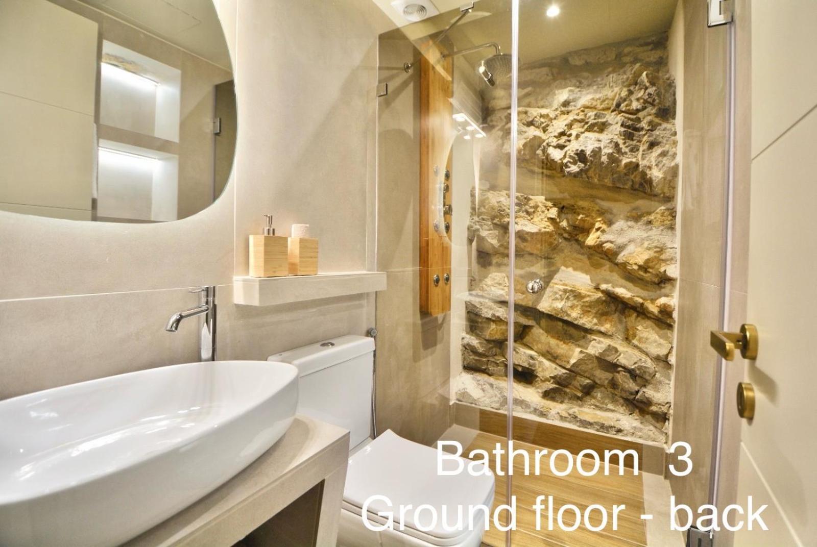 Villasonboard Rock Villa 3 Bed, 3 Bath, Jacuzzi, Seaside エルミオニ エクステリア 写真