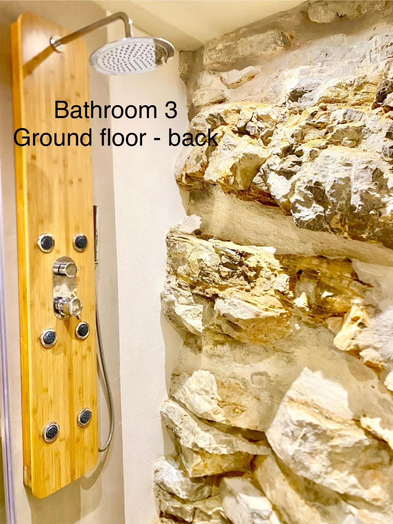 Villasonboard Rock Villa 3 Bed, 3 Bath, Jacuzzi, Seaside エルミオニ エクステリア 写真